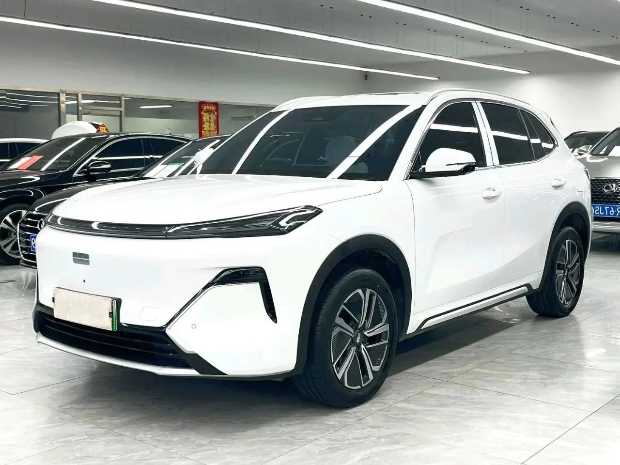 GEELY GALAXY STARSHIP 7 (заряжаемый гибрид!)

🚗 Комплектация: EM-i Exploration+ 120 km
📅 Год выпус