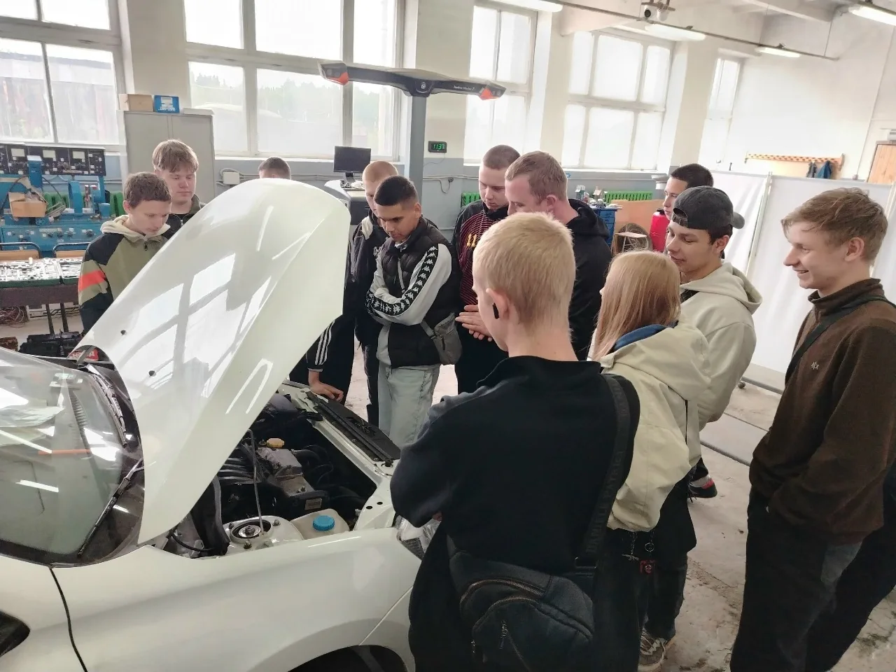 🚘28 мая, на базе Вельского индустриально-экономического колледжа стартовал демонстраци...