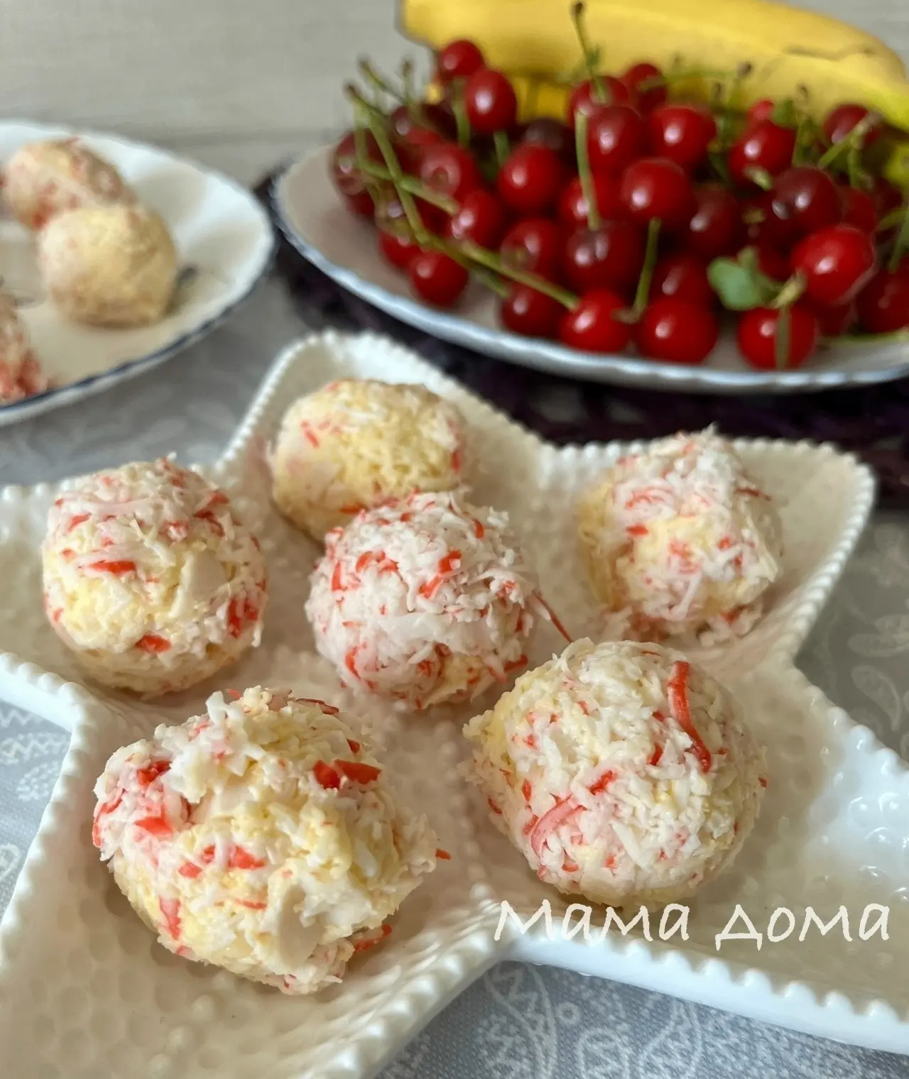 ШАРИКИ ИЗ КРАБОВЫХ ПАЛОЧЕК С СЫРОМ

Оригинальная закуска на праздничный стол, которая готовится из п