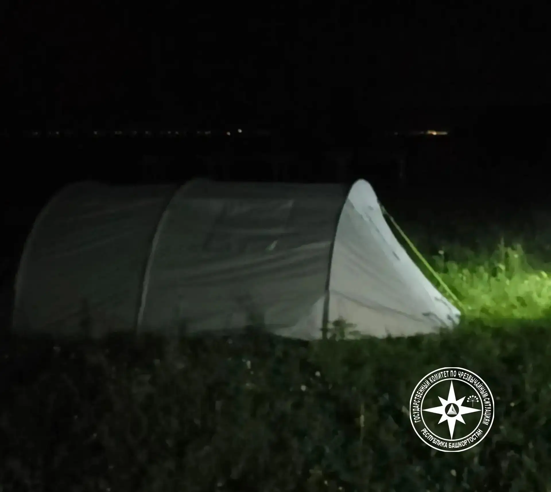 В Мелеузовском районе спасатели помогли семье добраться до кемпинга