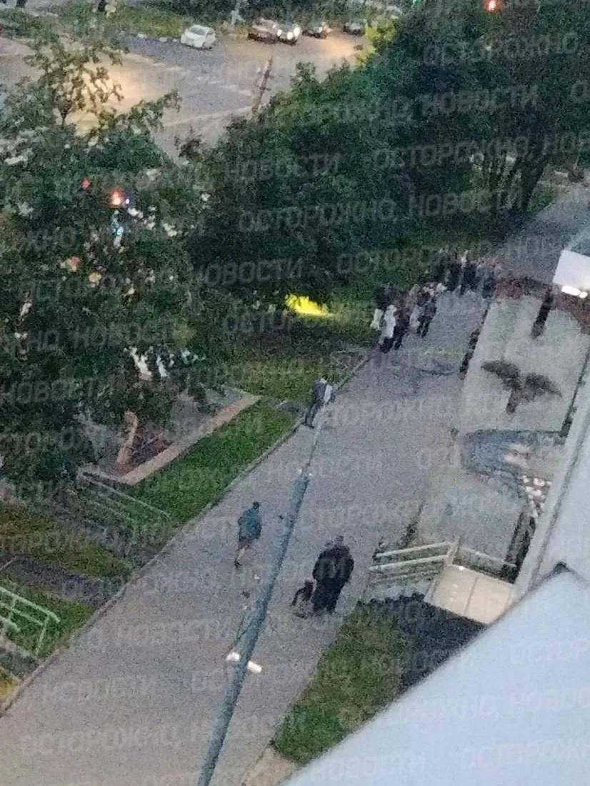 В Туле почти одновременно вспыхнули сразу несколько отделений банков 🔥

По словам очевидцев, сначал