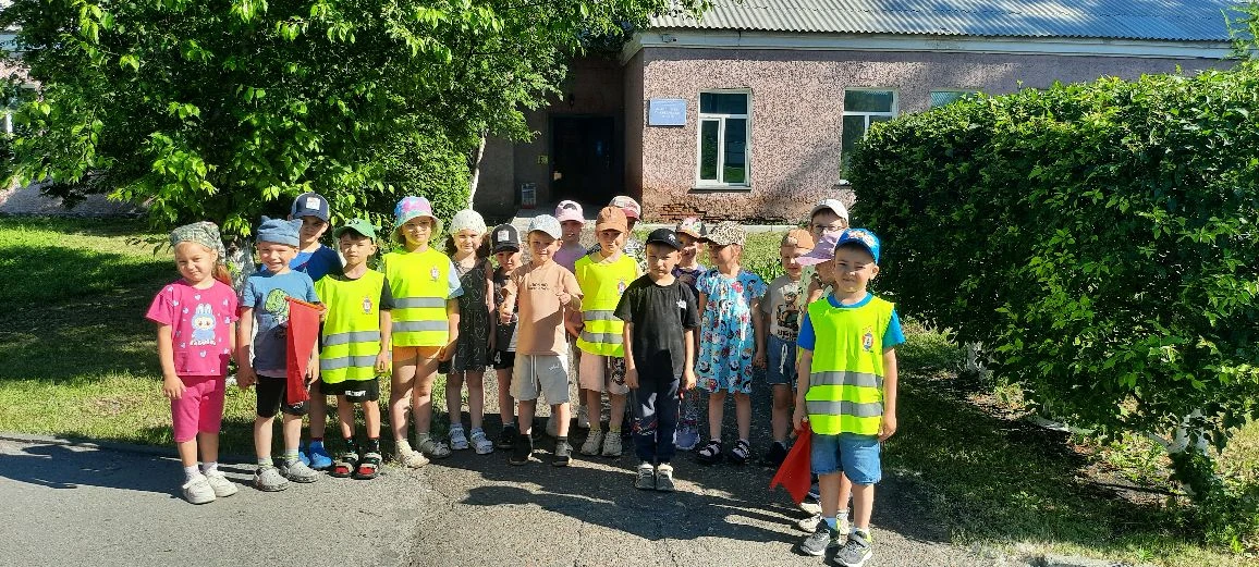 📌Экскурсия в музей
👦👧Ребята из подготовительной группы посетили краеведческий музей. Экскурсовод 