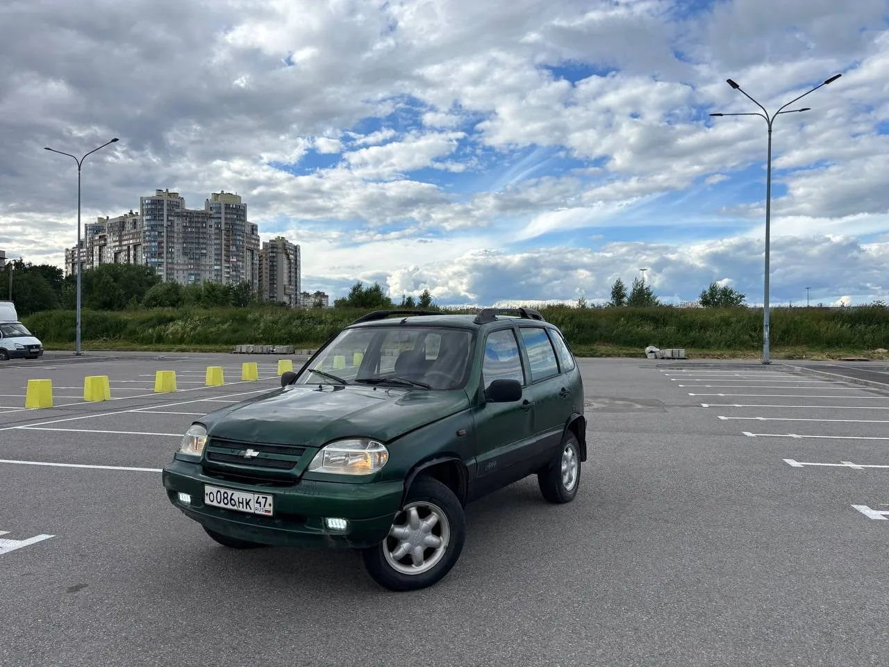 Боевая Chevrolet Niva 2006г - на полном ходу, фары светят, печка дует.

🚘Двигатель - чувствует себя