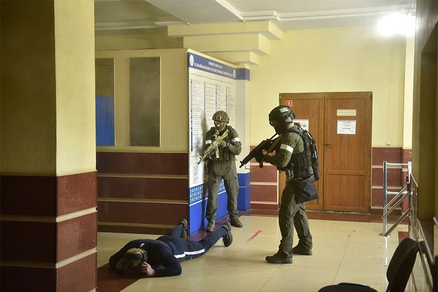 Сотрудники Росгвардии в Забайкалье нейтрализовали условных злоумышленников в рамках антитеррористиче