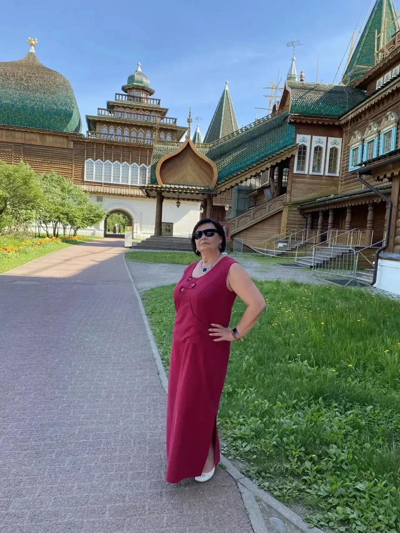 🥳ПОЗДРАВЛЯЕМ🥳

🎂Сегодня празднует свой день рождения воспитатель нашей школы Любишина Наталья Але