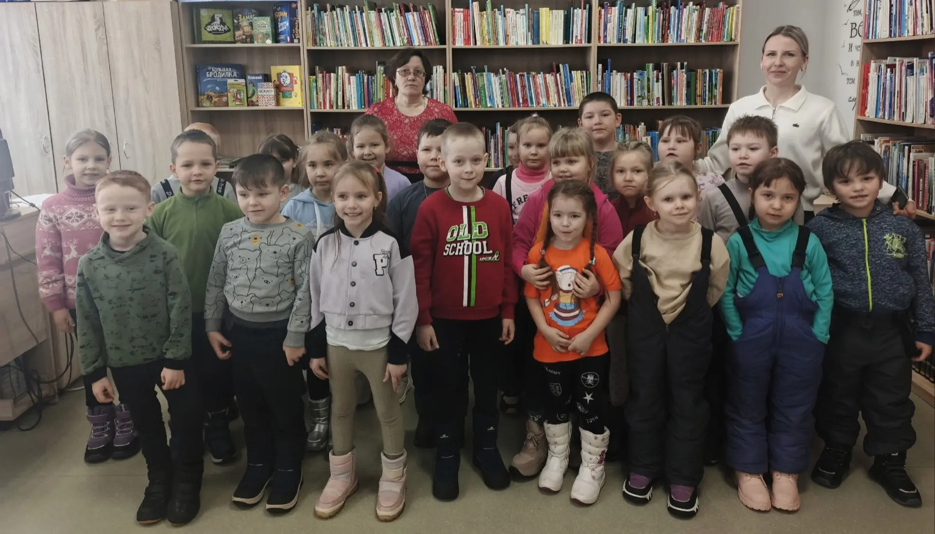 Сегодня в Сарсинской библиотеке для подготовительной группы «Ромашки» 🌼 - отряд «Орлят...