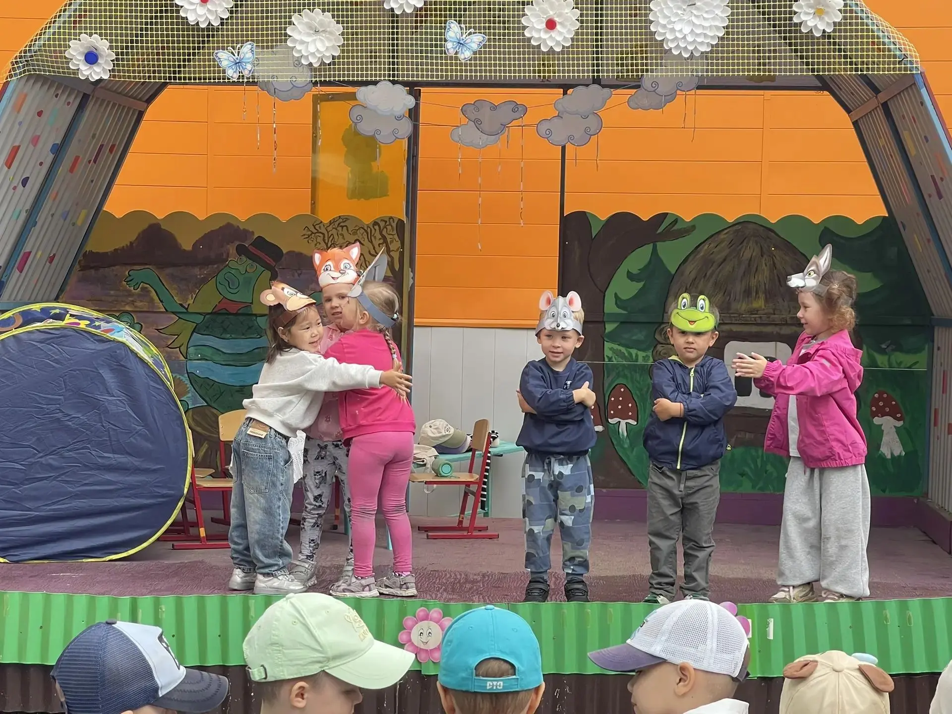 🎭 «Теремок» на сцене! Дебют наших малышей
