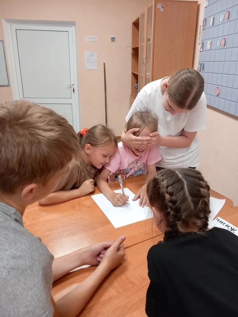 Сегодня, 15 июня, в нашем пришкольном лагере "Солнечная страна" прошёл «День вежливости».
Тематическ