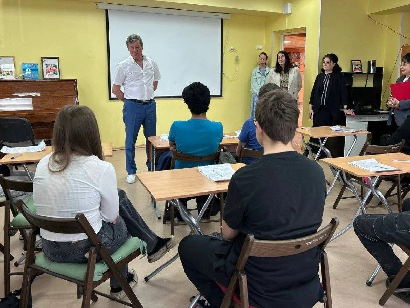 В муниципальном образовании МО № 65 начала работу трудовая бригада!