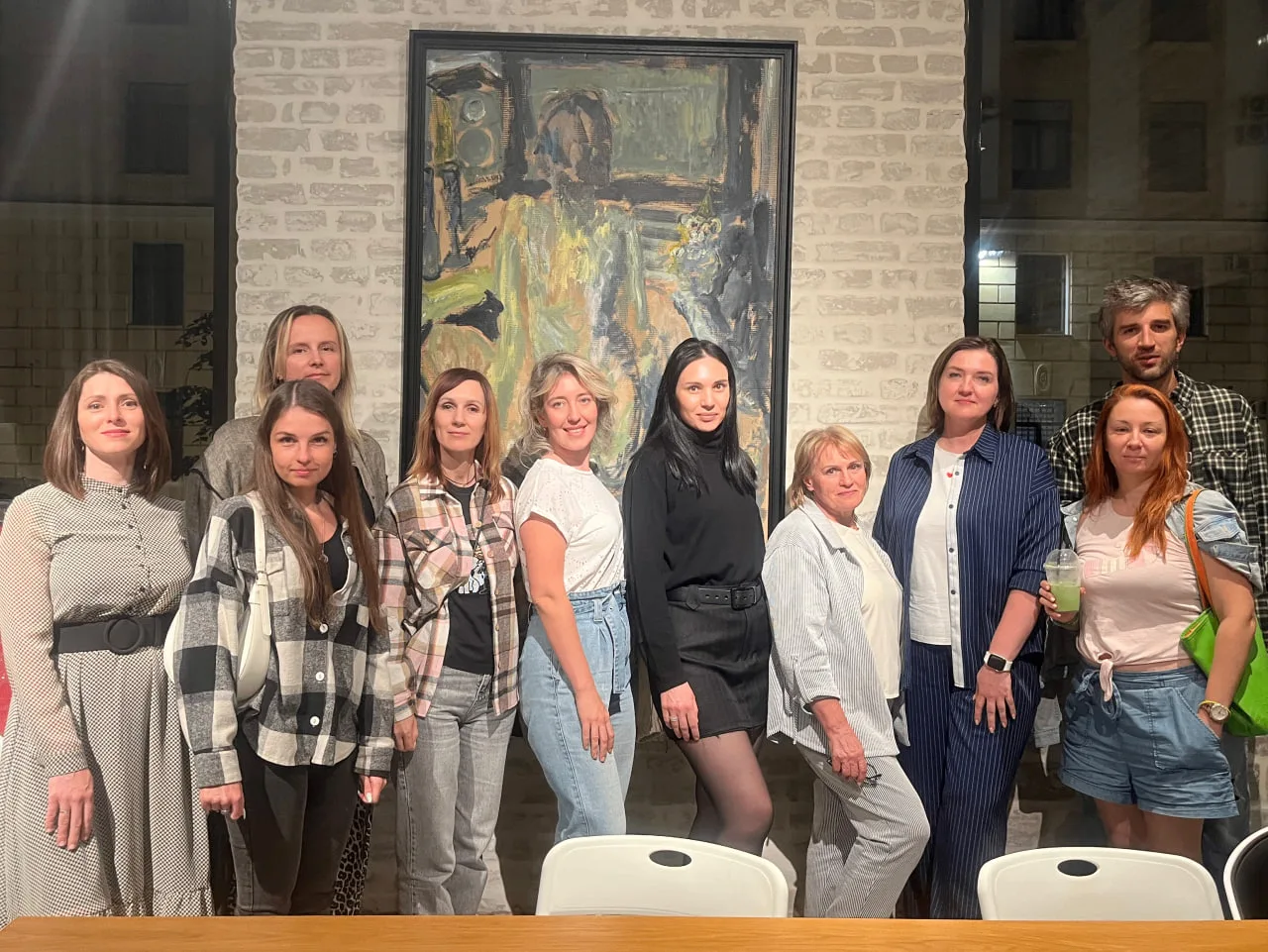 В рамках проекта «В гостях у одноклубника» посетили галерею «Буксир» нашего Сергея Авил...