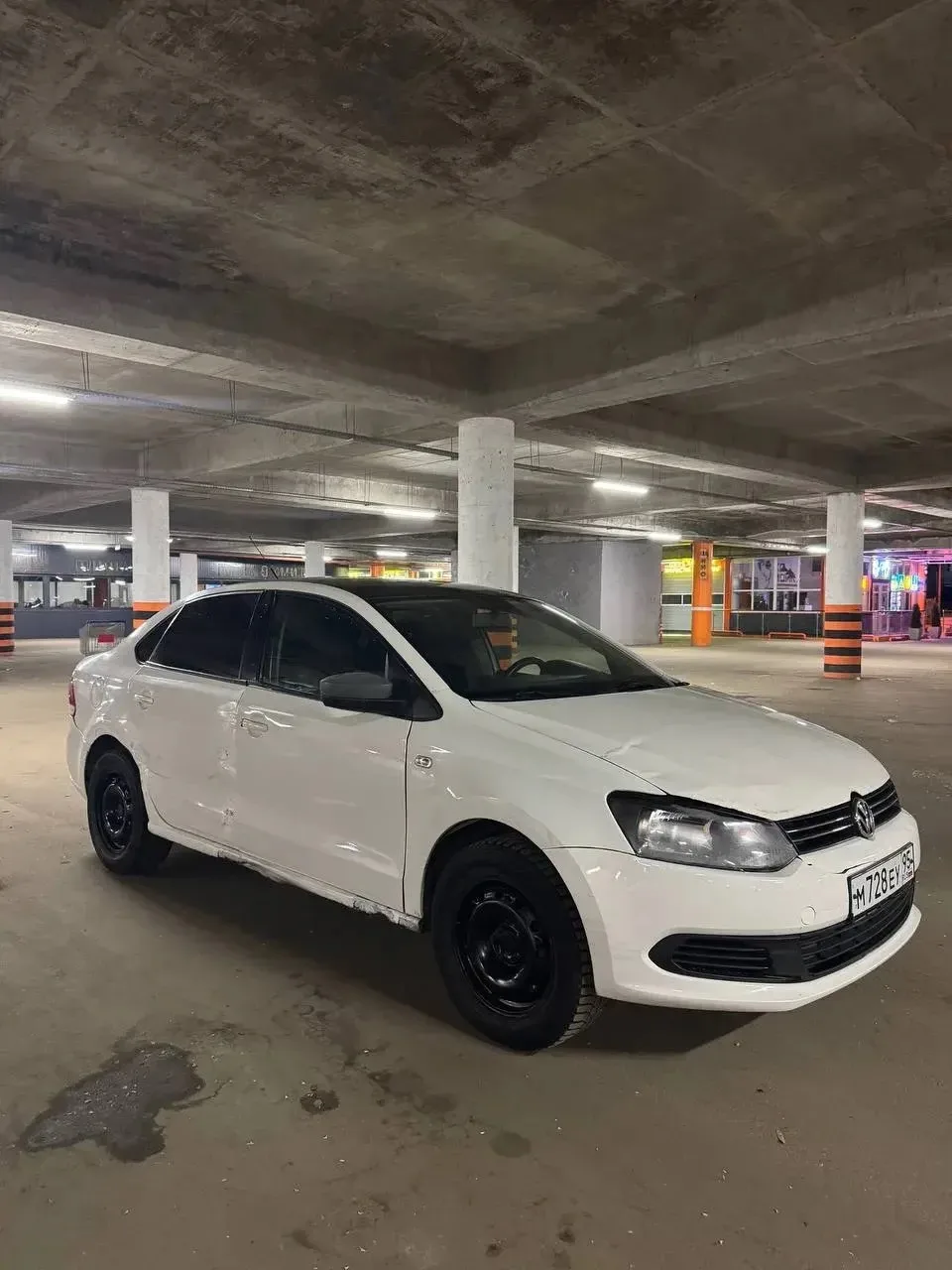 VOLKSWAGEN POLO 
1.6 АКПП 2012 год  

Машина на полном ходу, сел поехал, мотор не дымит, не троит, к