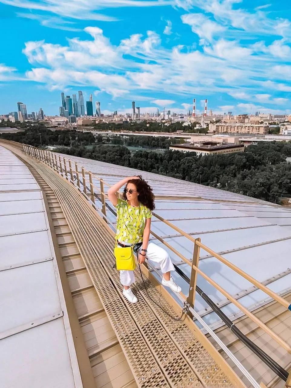 Поднимаемся на крышу главного стадиона страны