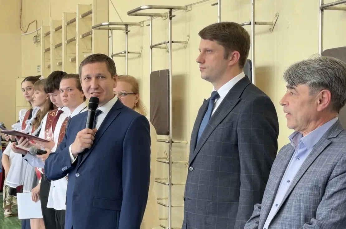 От имени Главы Республики Марий Эл Юрия Зайцева министр внутренней политики Антон Мирба...