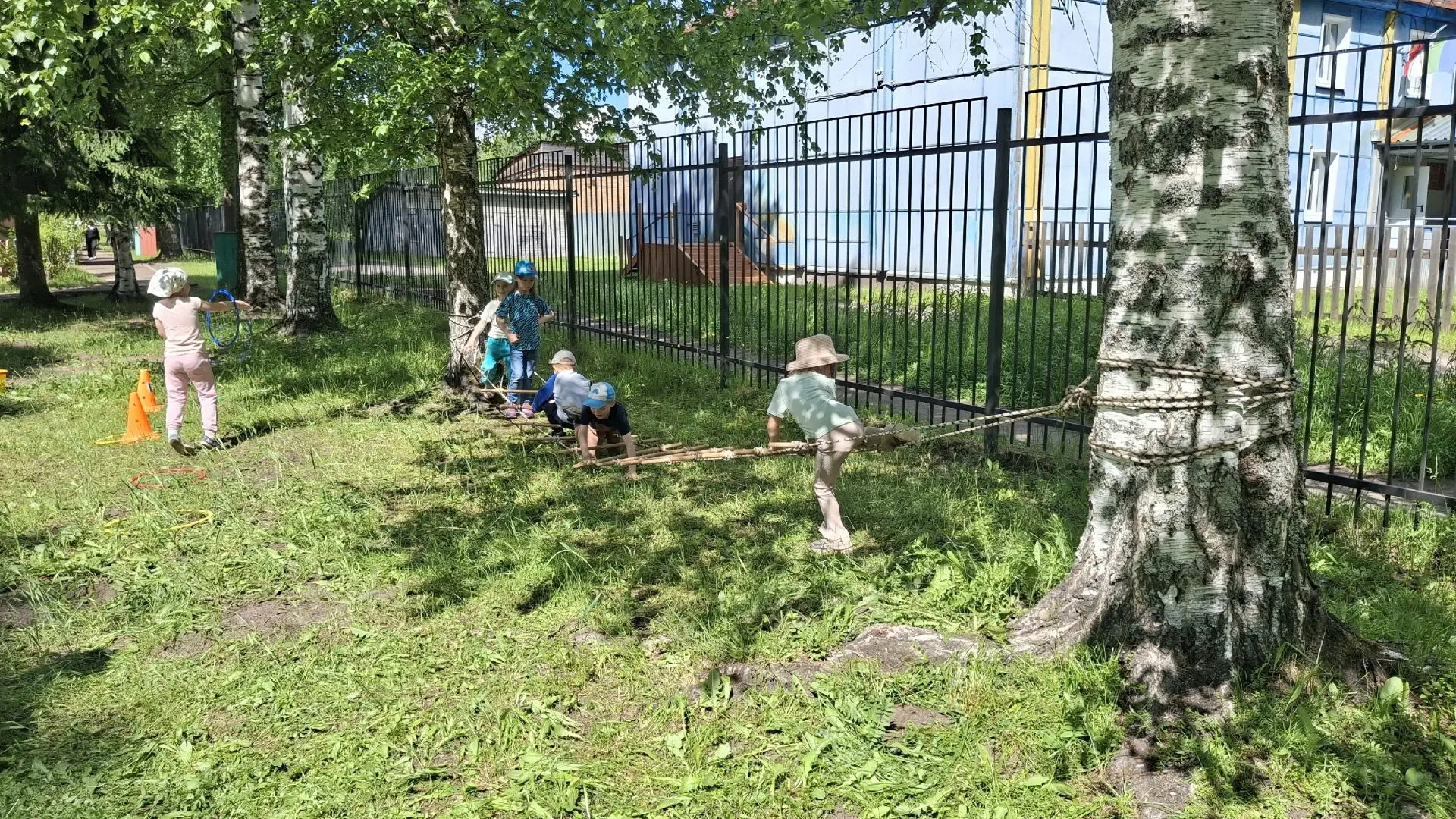 За два дня уже пять групп наших отважных ребят побывали в настоящем походе! 
Детям предстояло не про