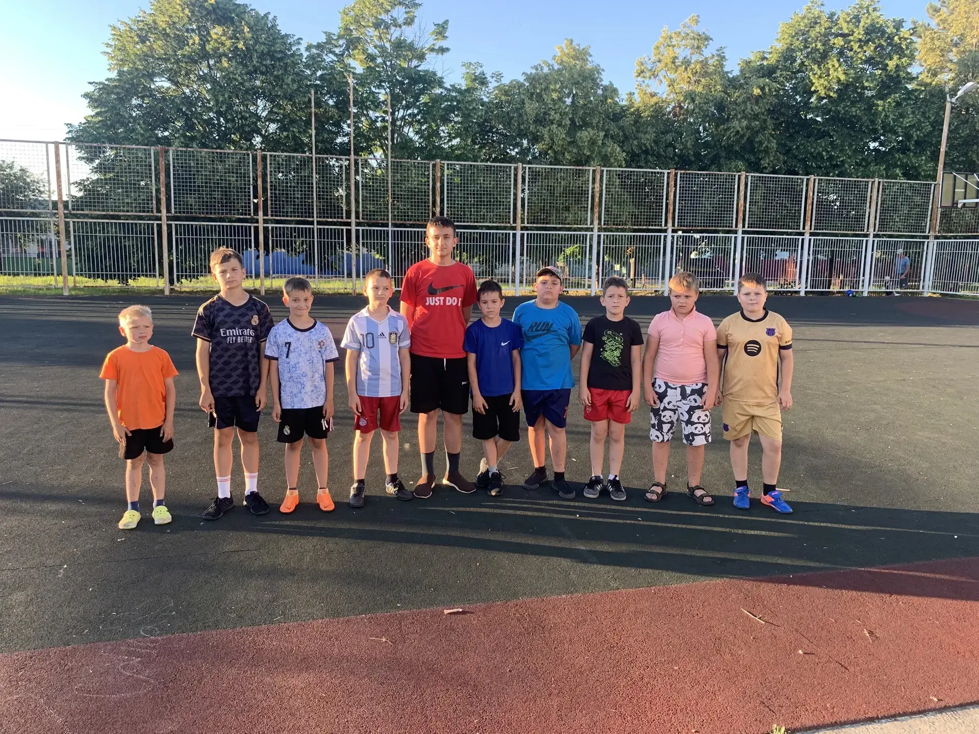⚽🌞 Летний футбол в посёлке Бичевой 🌞⚽

В рамках летней оздоровительной кампании 17 июня в посёлке 