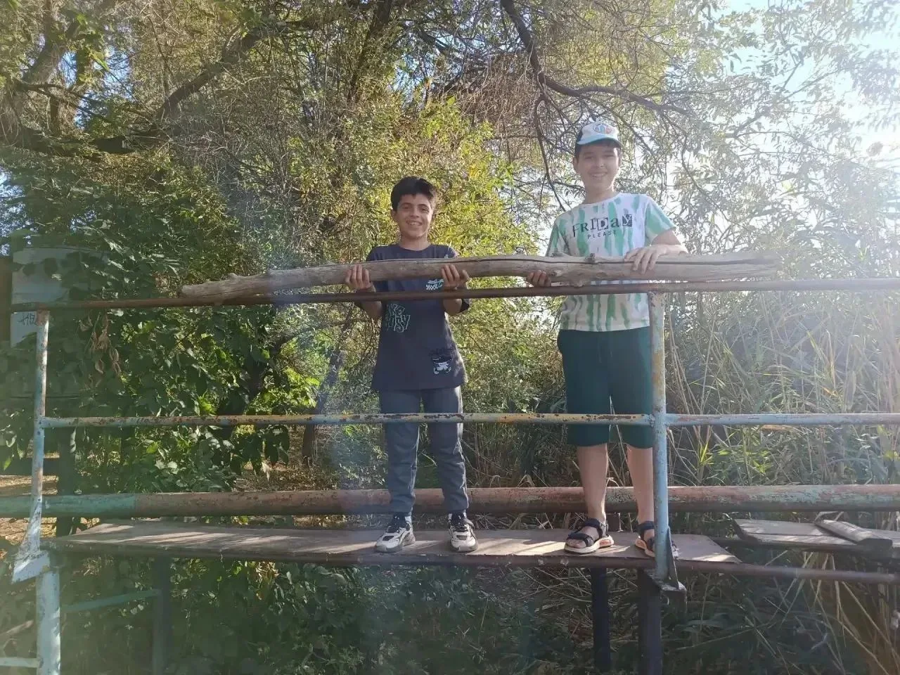 «Слышать» камни и «видеть» время руками. В честь Дня туризма наша школа провела необычн...