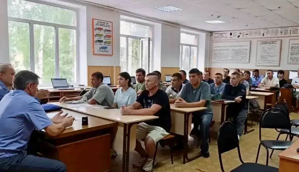 🚜🎓 С каждым разом всё больше людей решают получить удостоверение тракториста-машиниста. Кто-то хоч