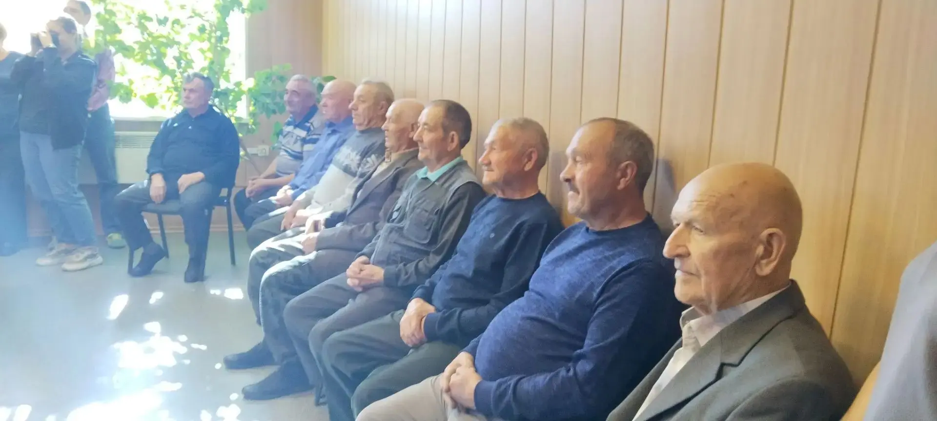С теплом в сердце и уважением в глазах ❤️