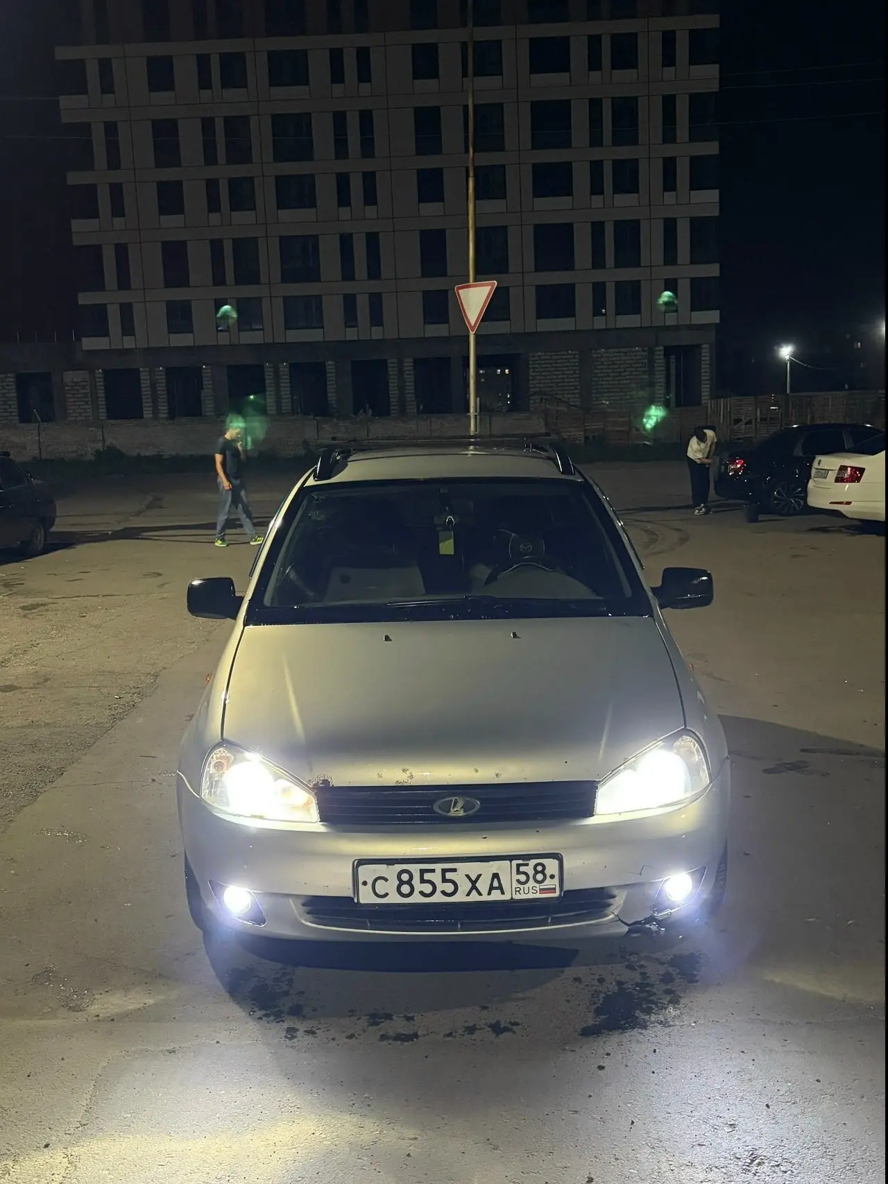 Продам ладу калину универсал. Авто 2011 года выпуска.Салон в хорошем состоянии.По электрике всё рабо