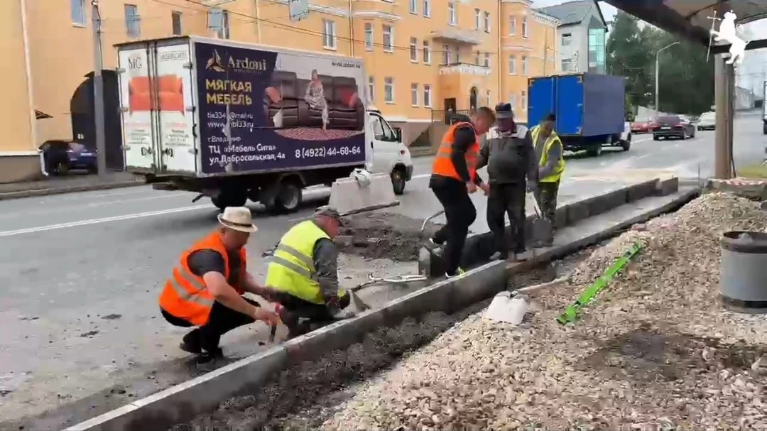 Остановку на улице Дзержинского сделают более просторной и удобной для пассажиров