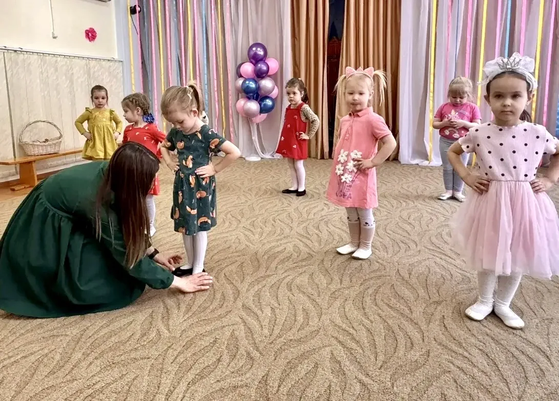 ТВОРЧЕСТВО ВЕЗДЕ 🤩 Наши дошколята очень любят петь,  танцевать и участвовать в разных постановках.  