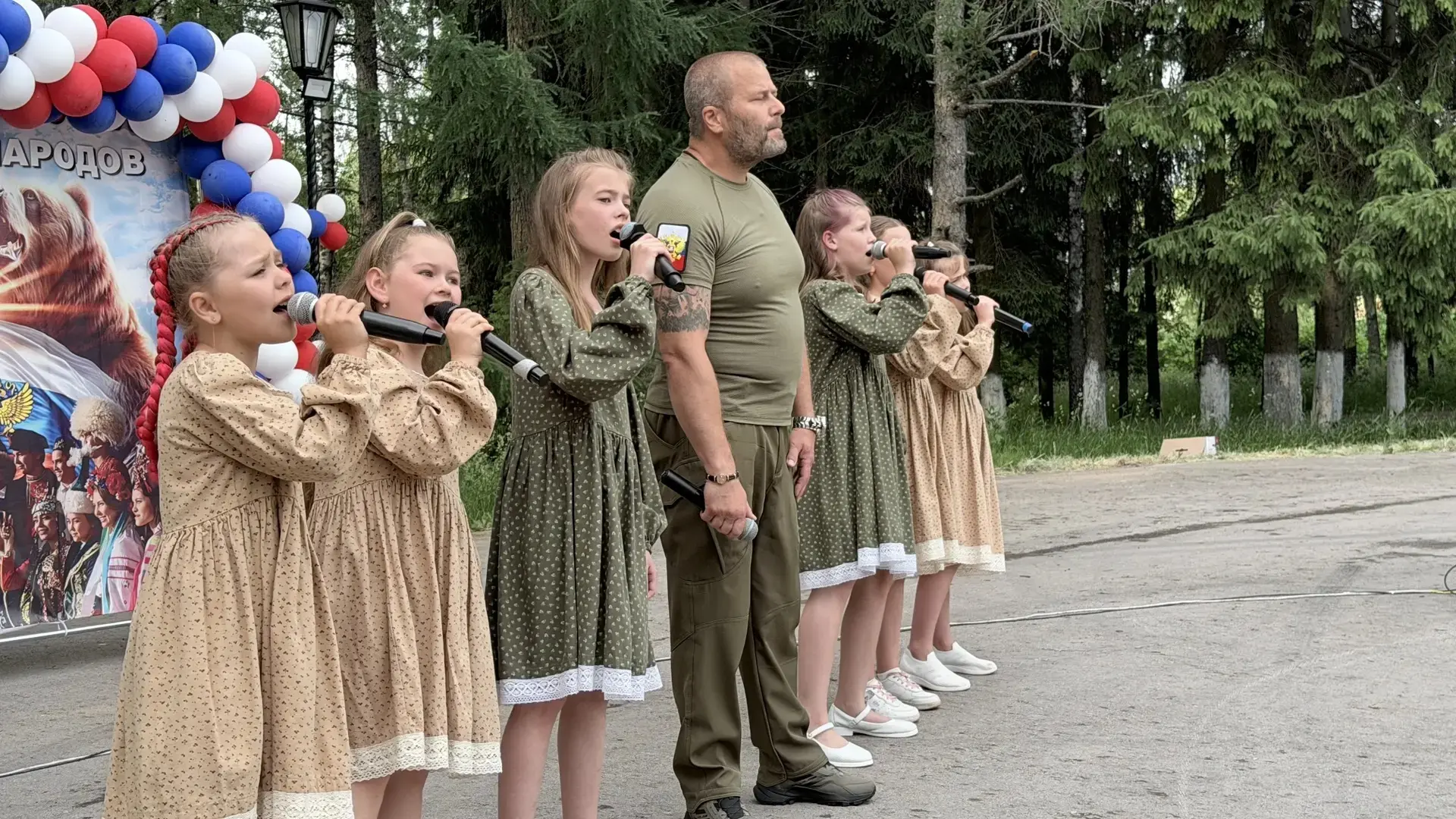 🇷🇺 12 июня в Комсомольском парке царила атмосфера настоящего праздника. Наши юные таланты из вокал