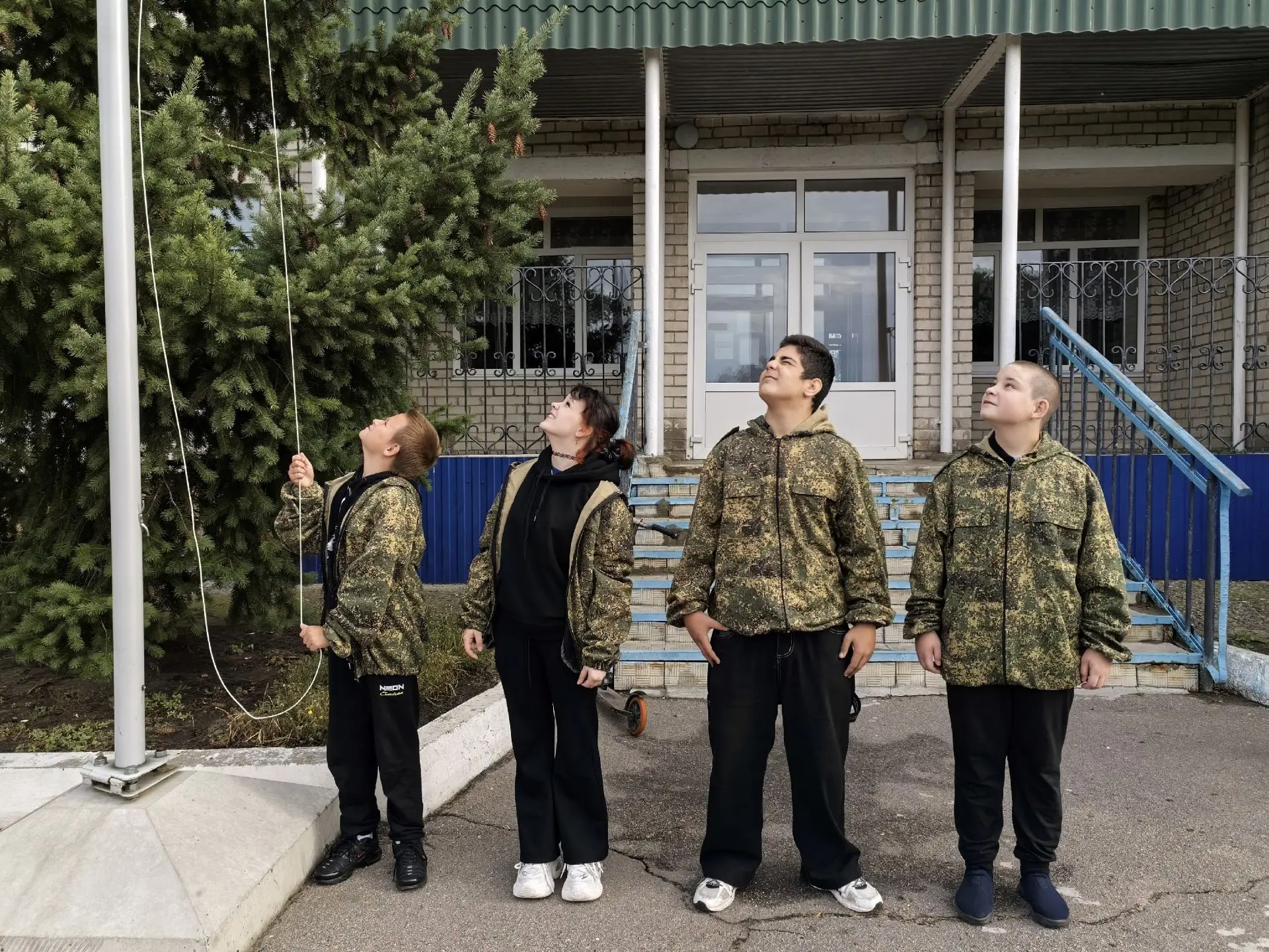 Подъём флага РФ