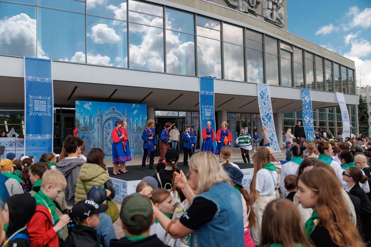 Лето началось с «ТЕХНОполюшка»🚀

🔸️ В Международный день защиты детей воспитанники детского лагеря