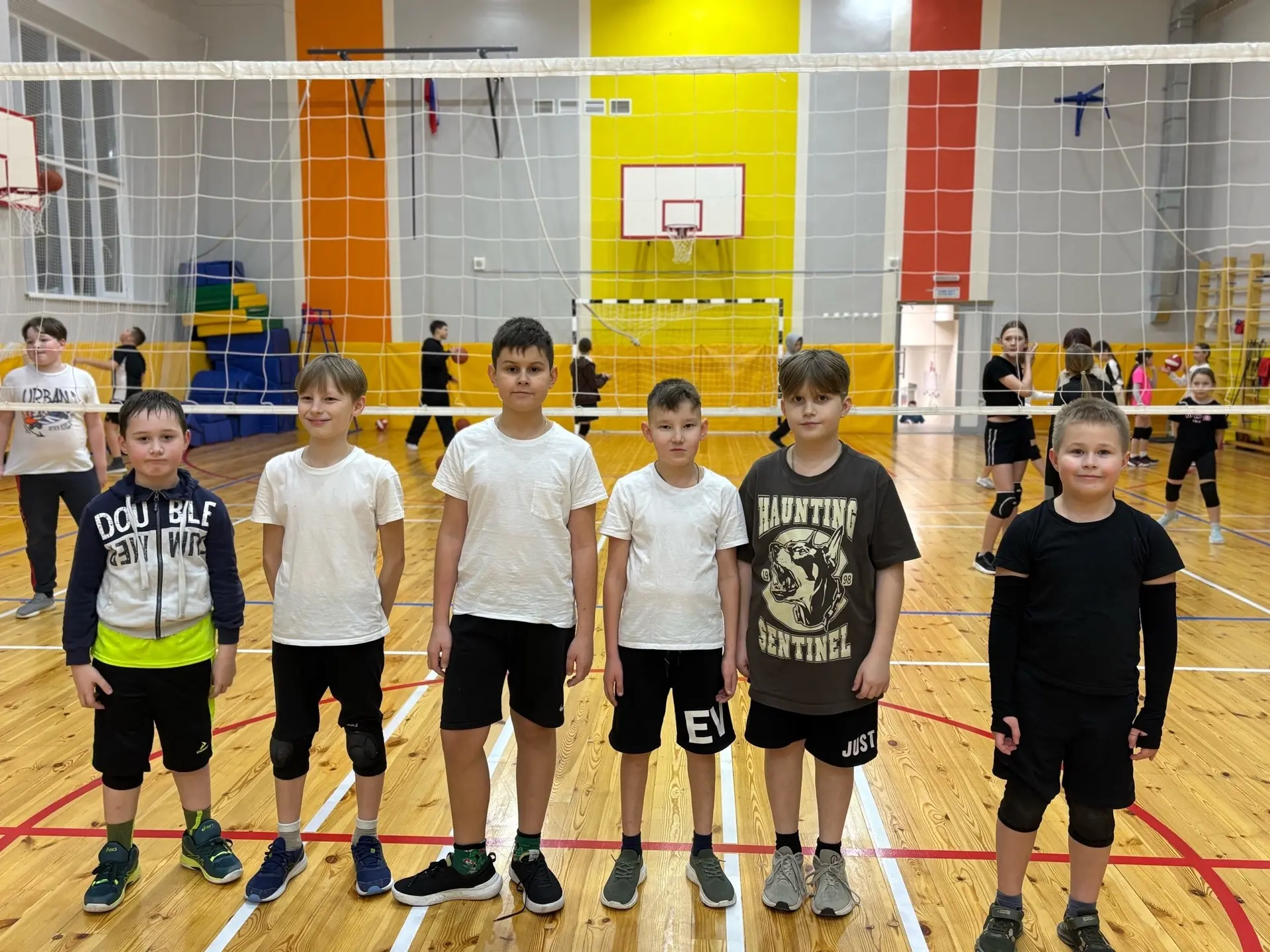 «Подарок к Новому году»: В школе №32 подвели итоги волейбольного турнира 🏐  15 января 2026 года в сп