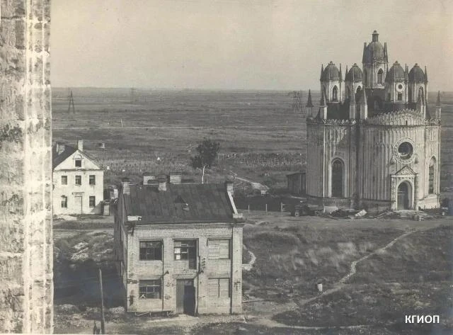 Доброе утро, Московский!

Вот вам редкая фотография Церкви Рождества святого Иоанна Предтечи (Чесмен