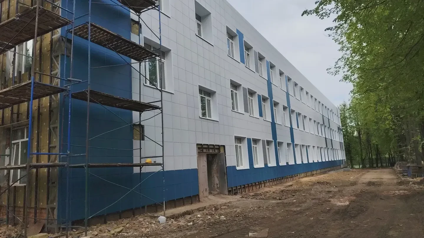 Лицей №1 в Востряково (Домодедово) будет капитально отремонтирован к 1 сентября. На объекте работают