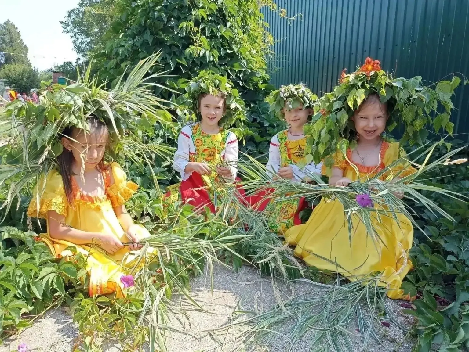 В 4 группе прошёл удивительный и сказочный праздник — Иван Купала!🌿🌺🌼🌹 
Галина Петровна погрузил