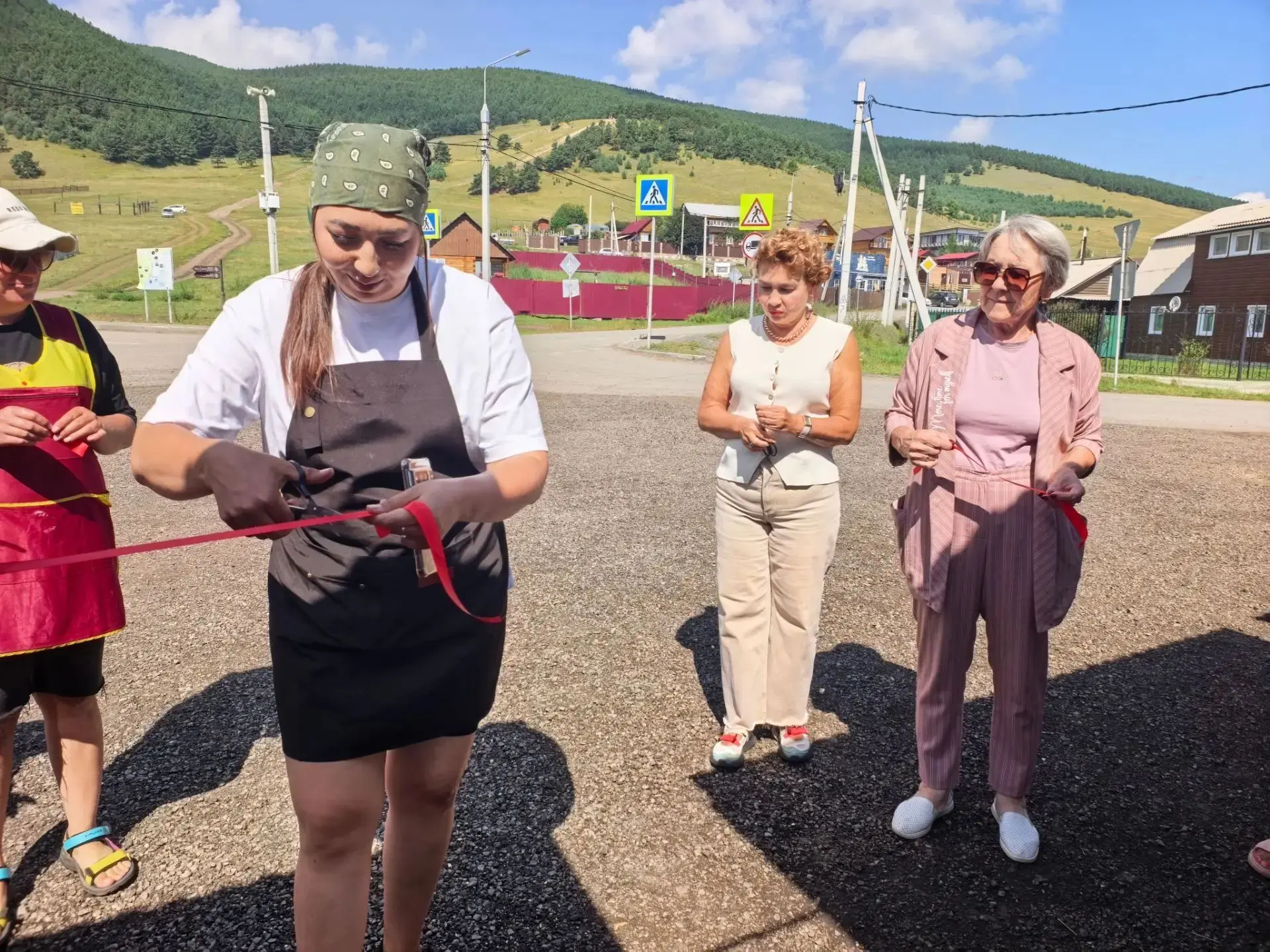 🎏Новое ярмарочное пространство открыли сегодня в Большом Голоустном. В поселке на берегу Байкала по