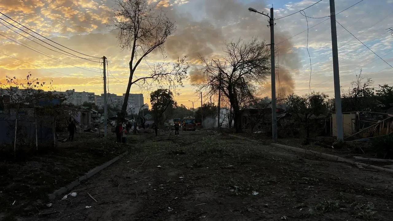 ‼️🔥🇺🇦Мощнейший массированный удар по Кривому Рогу: поражено предприятие и другие объ...