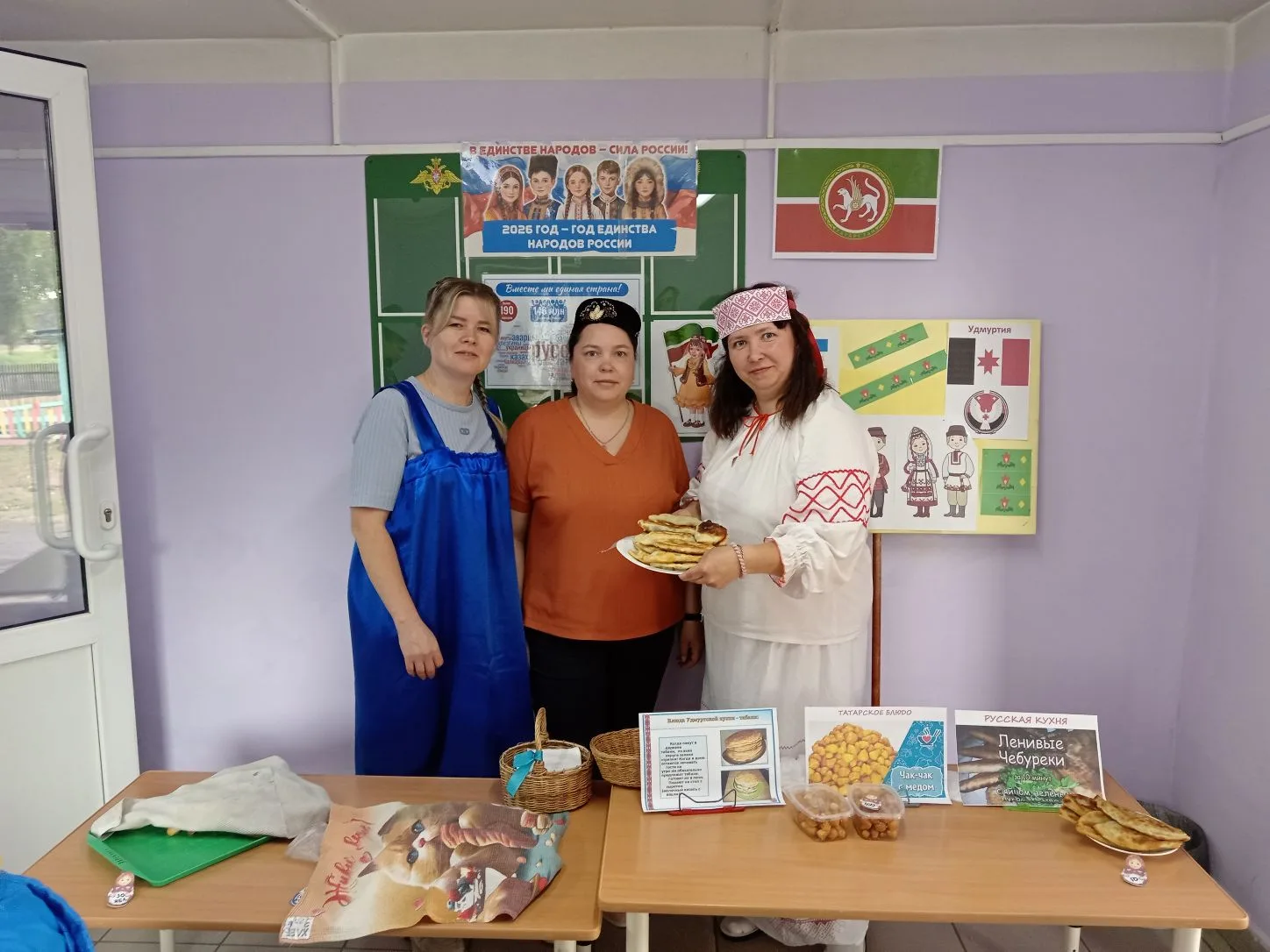 #Год_единства_народов_России
В детском саду прошла весенняя ярмарка, приуроченная к Году народного е