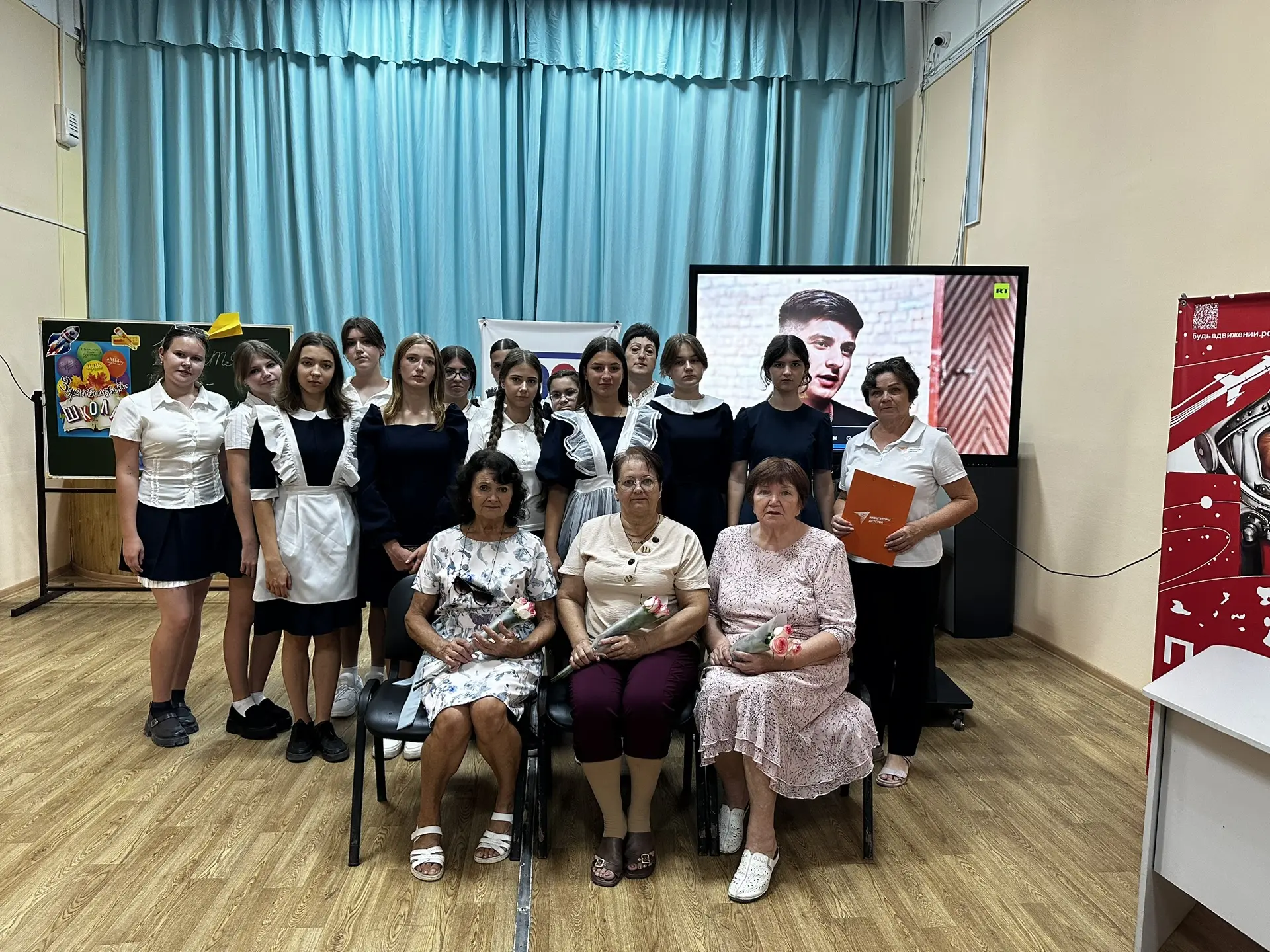 В школе прошли мероприятия, приуроченные ко Дню солидарности в борьбе с терроризмом.