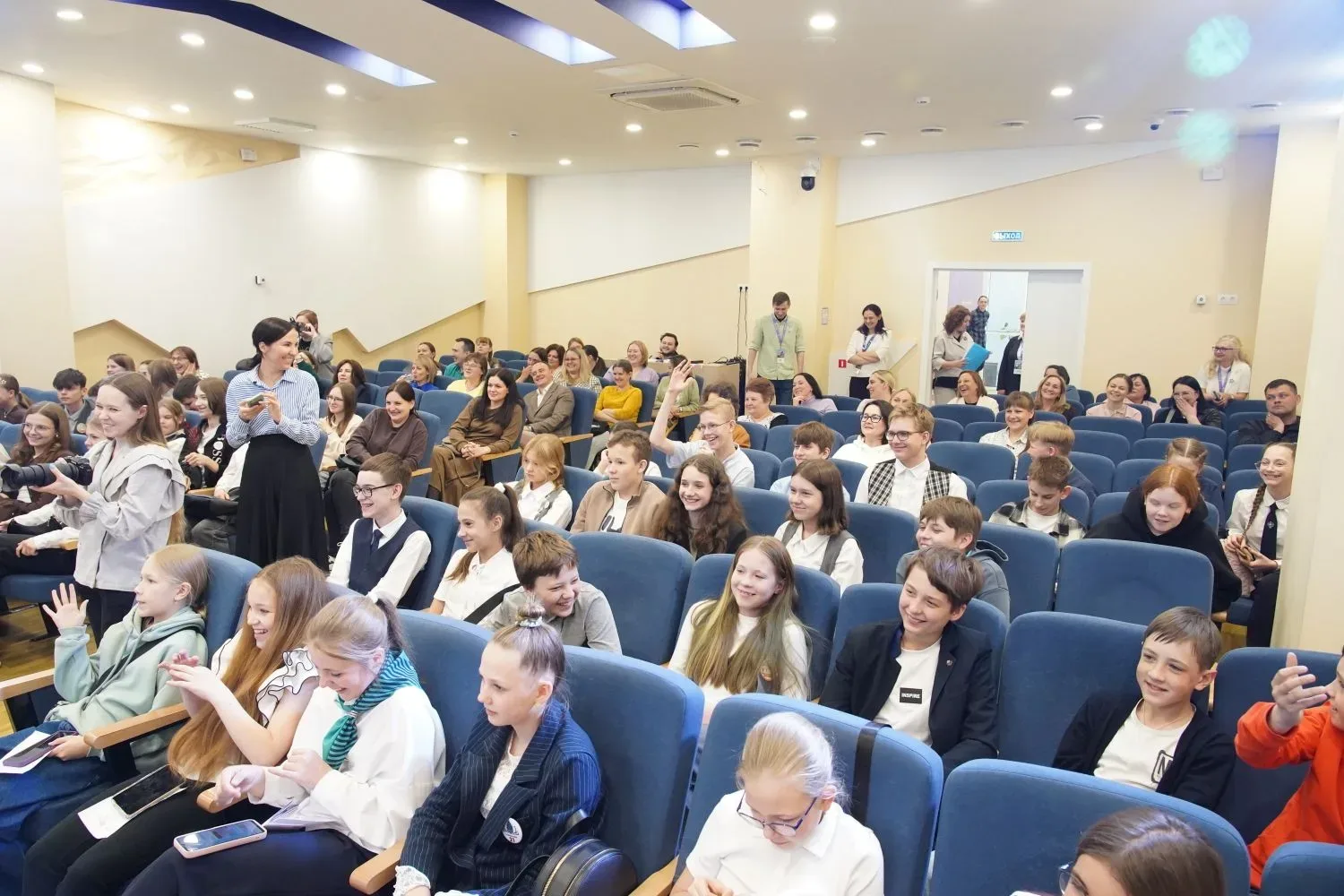 Встретилась с участниками слёта «Отличный шанс» в центре «Сириус. Кузбасс». Он был посвящён 200-лети