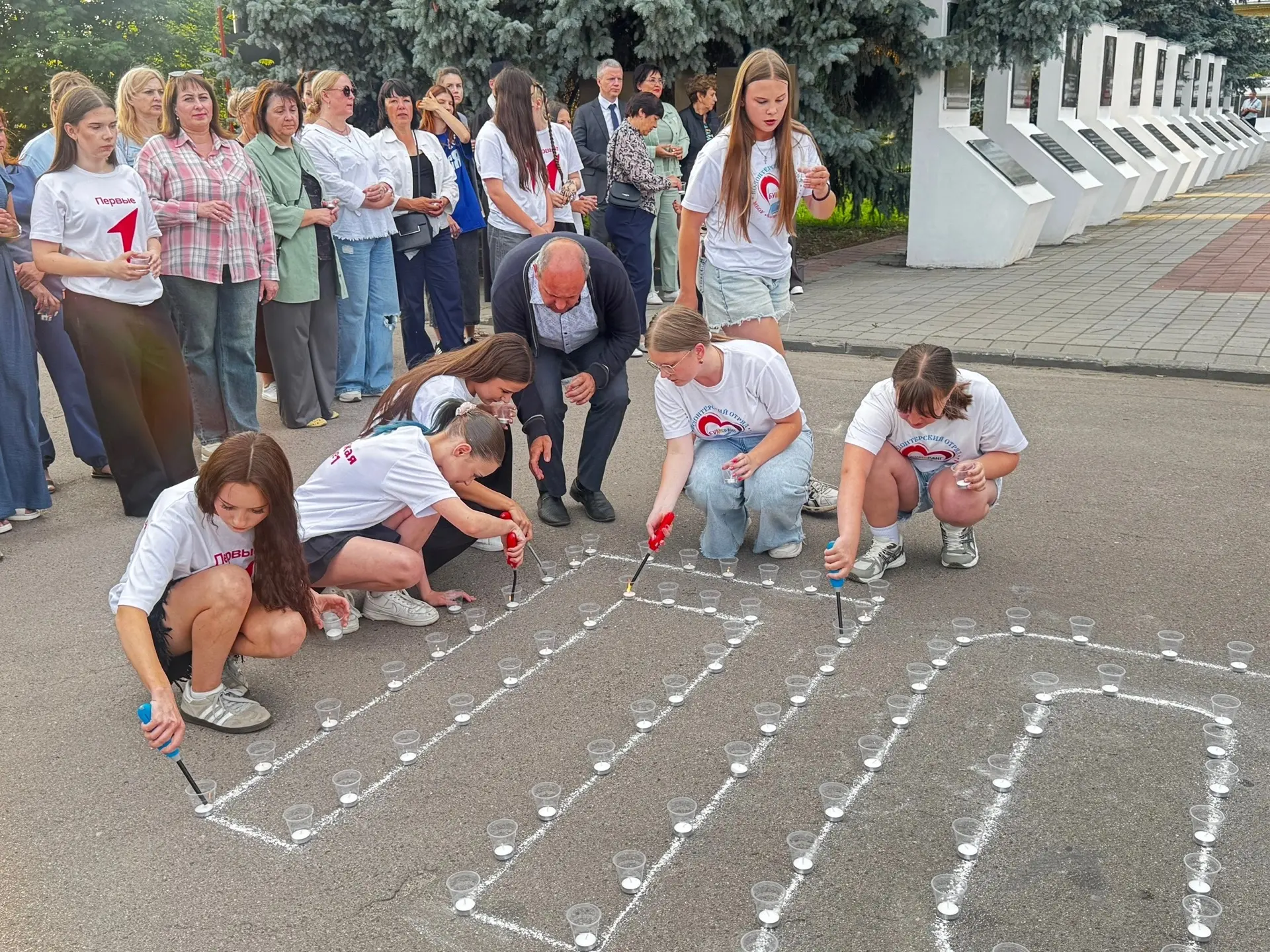 🕯️Зажженные свечи как символ вечной памяти

☝️22 июня, в День памяти и скорби, педагоги и учащиеся 