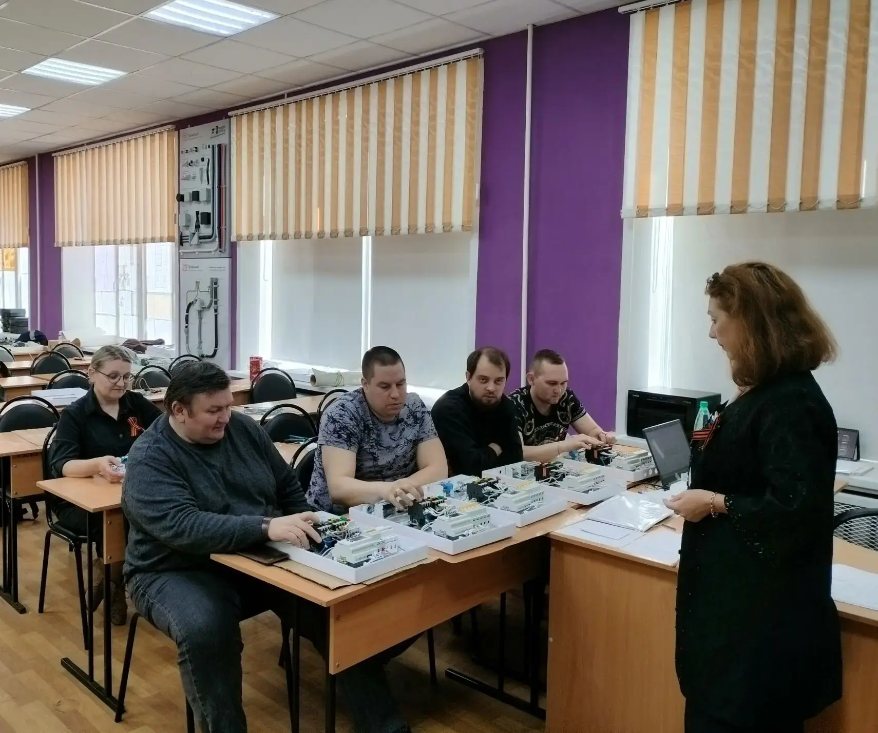 Актуальные практики 📋  12 мая 2026г. в учебном комплексе информационных технологий председатель МЦК 