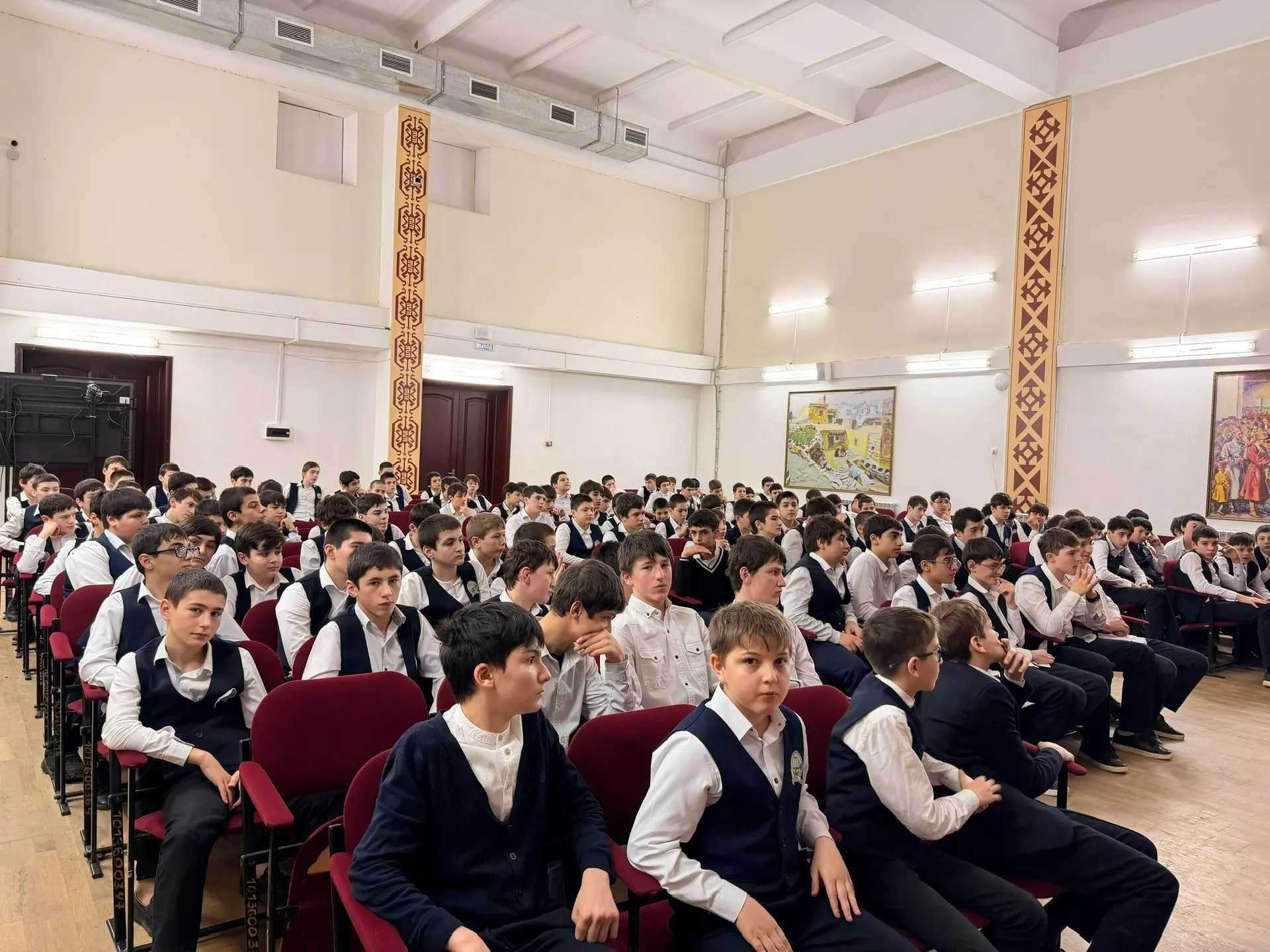 В нашей школе прошла встреча учащихся с приглашенными лекторами из Духовного управления при Муфтияте