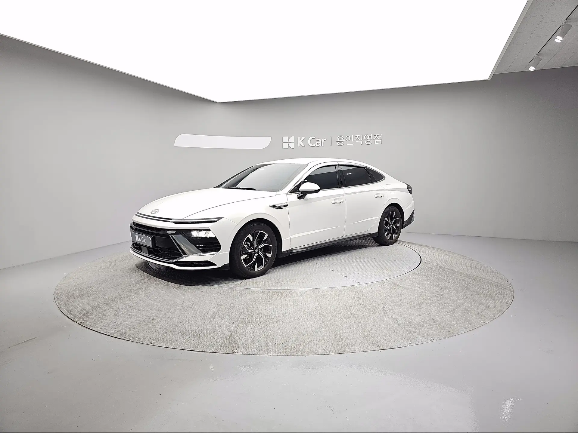 Супер цена на популярный рестайлинг🔥

▫️Hyundai Sonata▫️
🛞Год: 2023.10
🛞Двигатель: 2.0 бензин (16