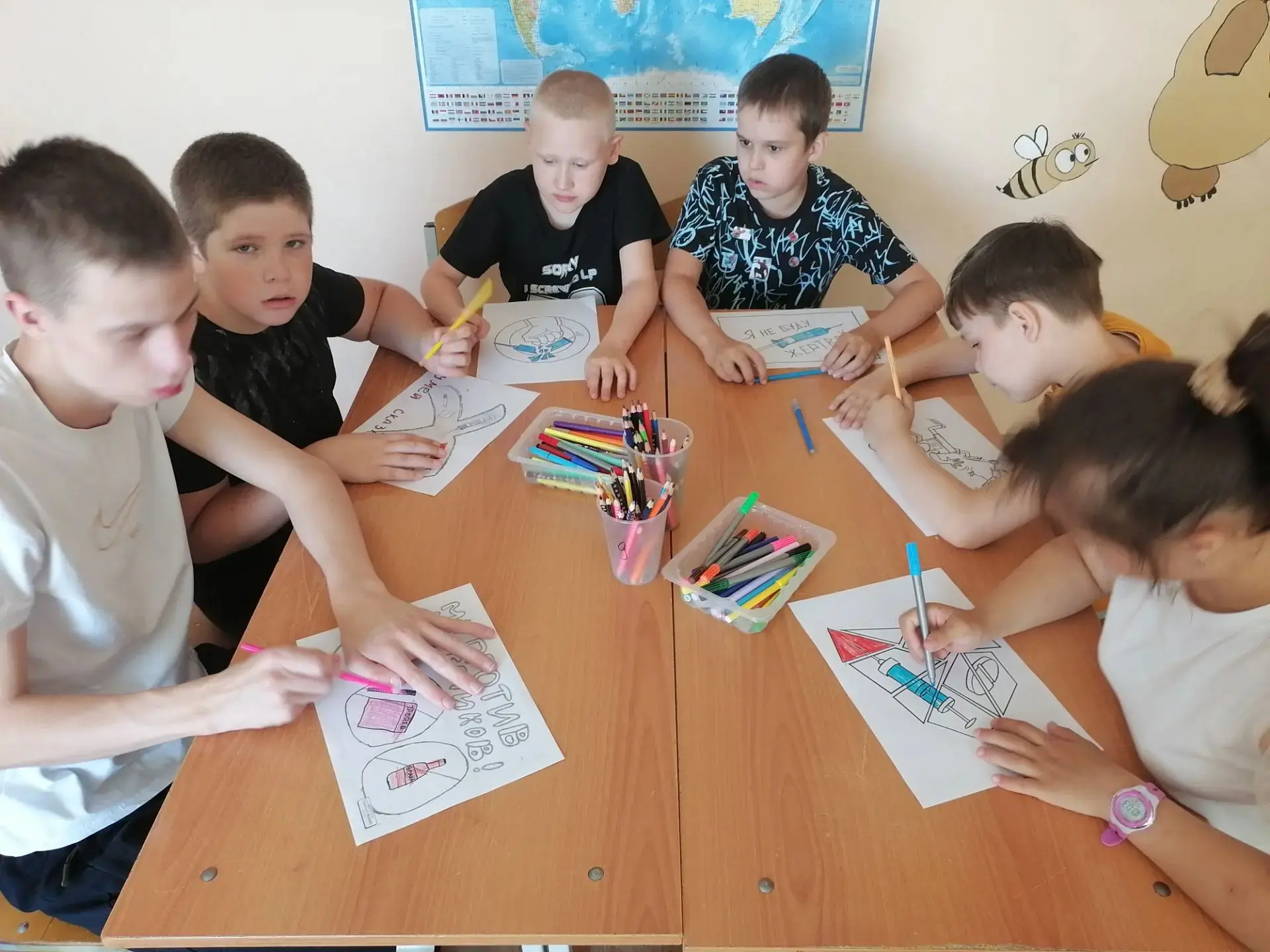 Даже на каникулах мы говорим о важном! 
Сегодня в нашем летнем лагере прошёл день профилактики вредн