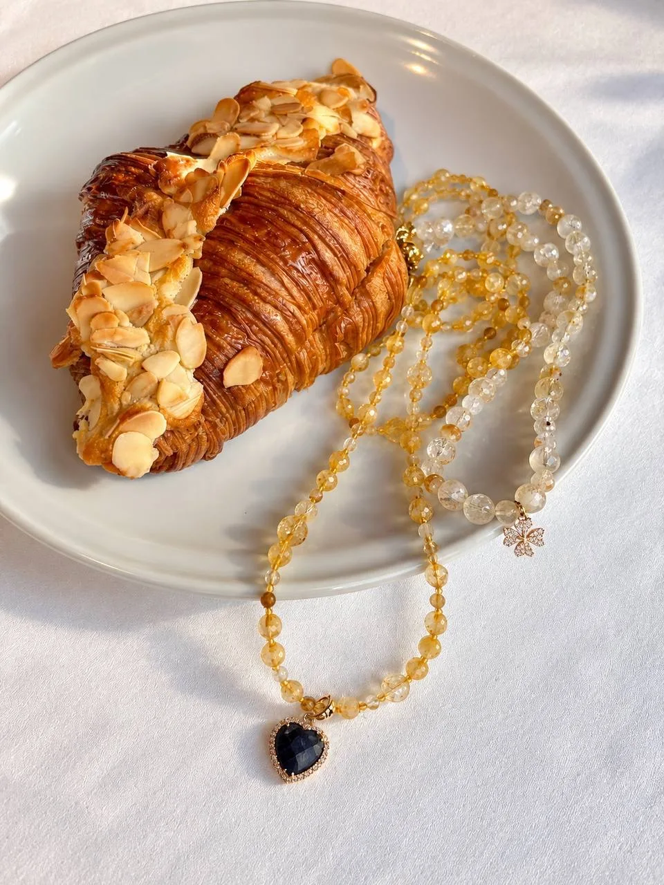 ловим солнце и круассаны 🥐