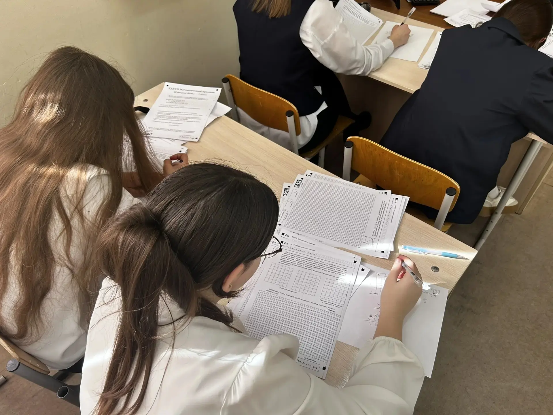📐 Интеллектуальная битва умов📐   22 февраля в стенах нашей школы царила особая атмосфера — здесь сос