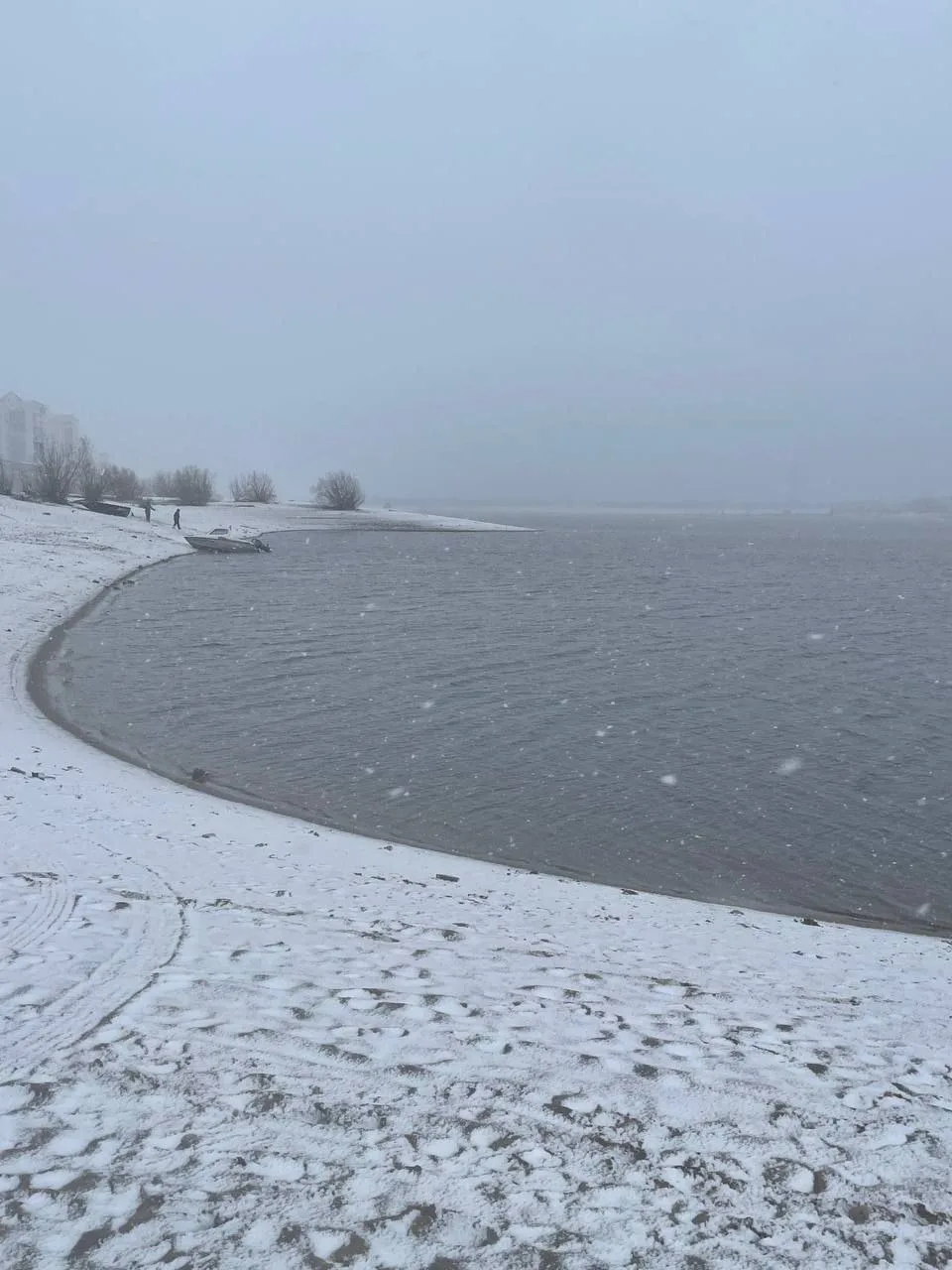 В Якутск пришла зима.