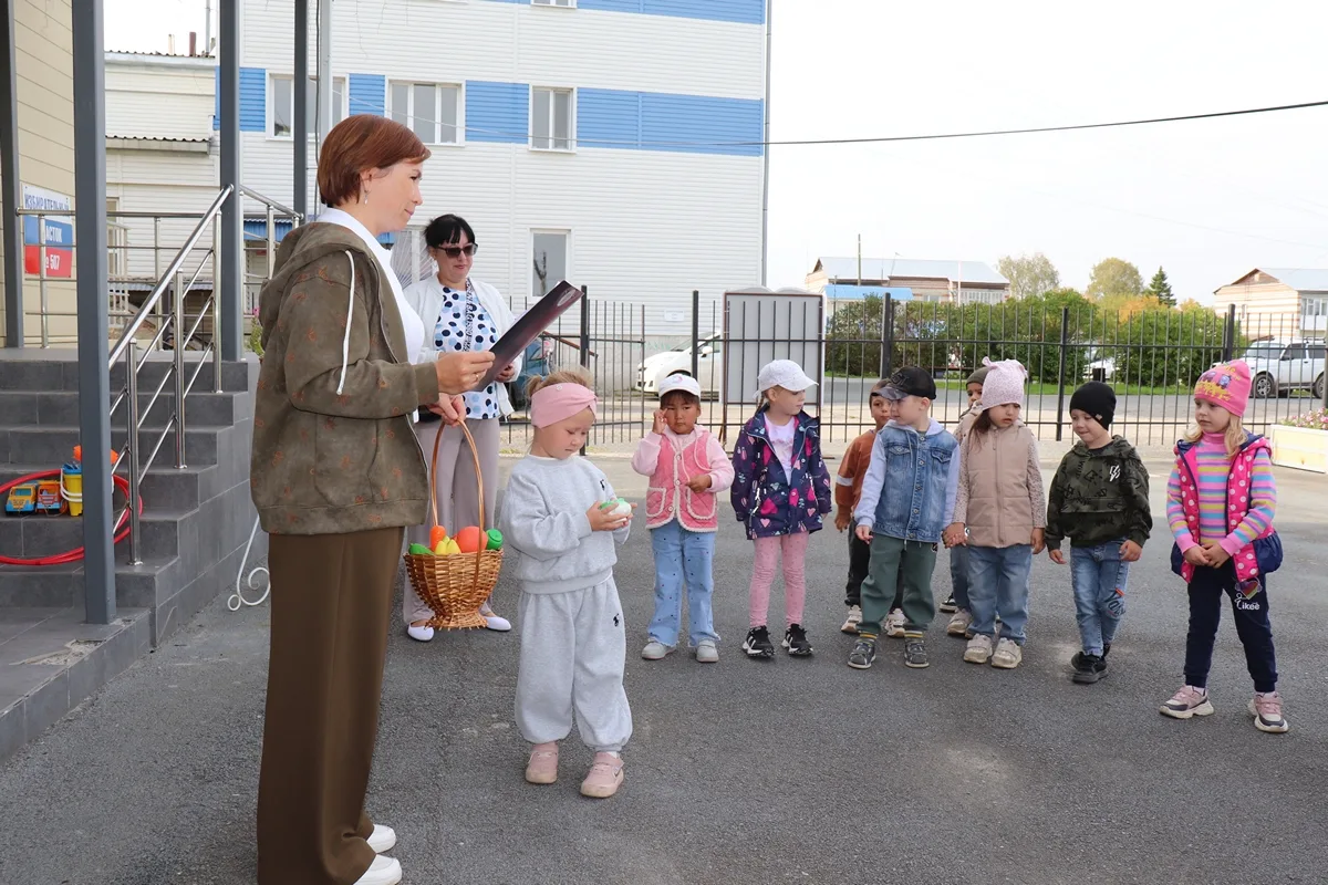 🍁Сегодня для воспитанников детского сада «Родничок» прошла игровая осенняя программа «...