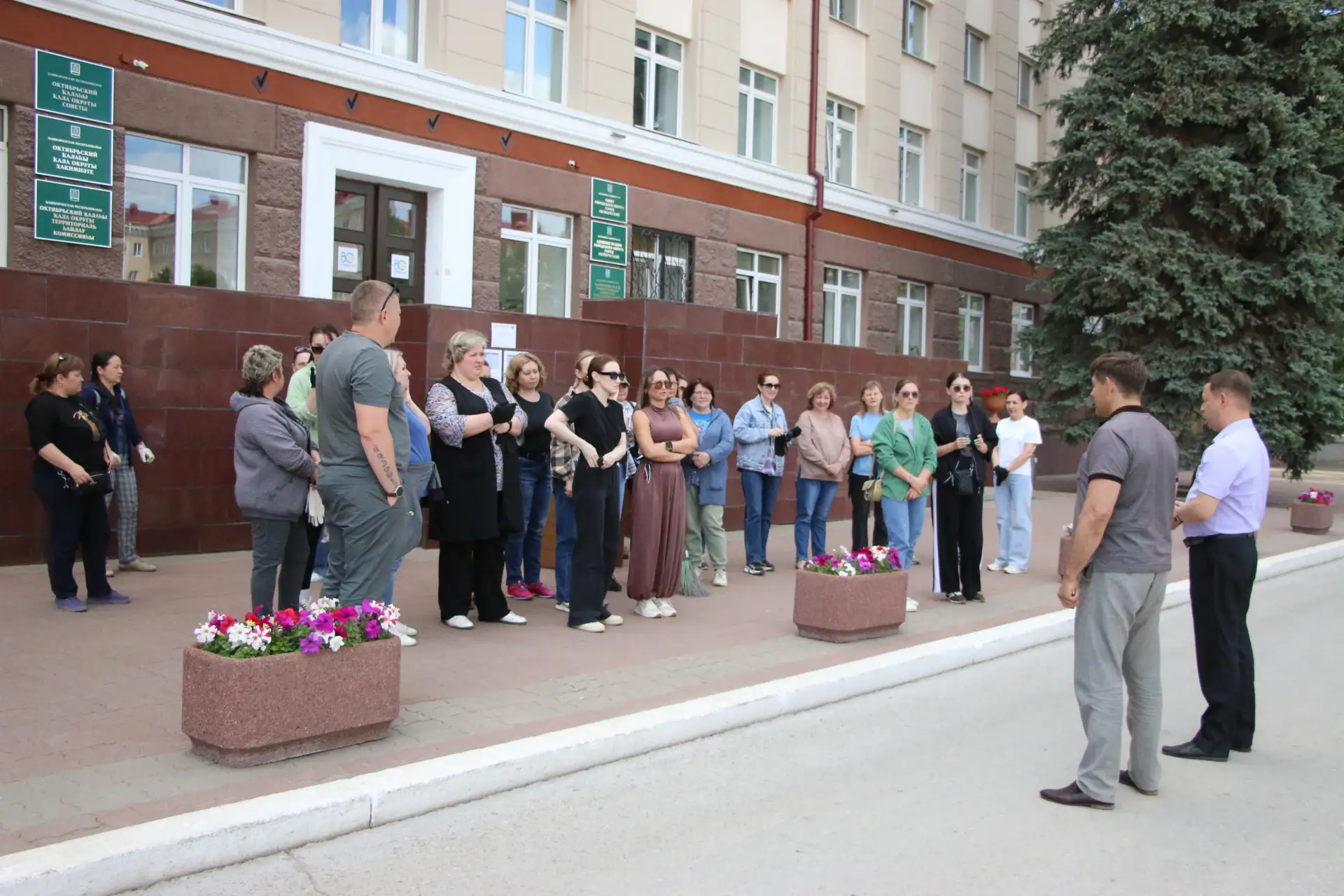 В Октябрьском прошёл День чистоты — наша добрая и полезная традиция, которая делает люб...