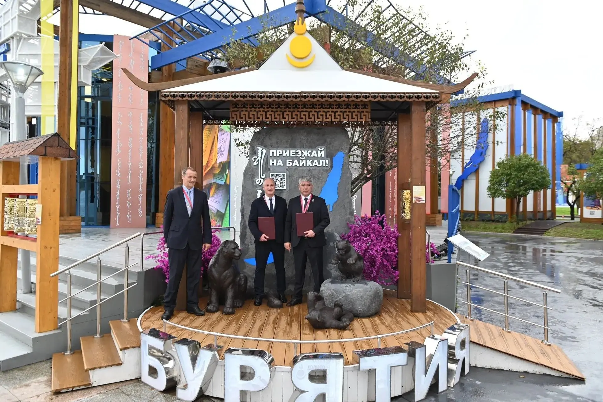 🐆 На ВЭФ подписано соглашение о спасении снежного барса в Бурятии