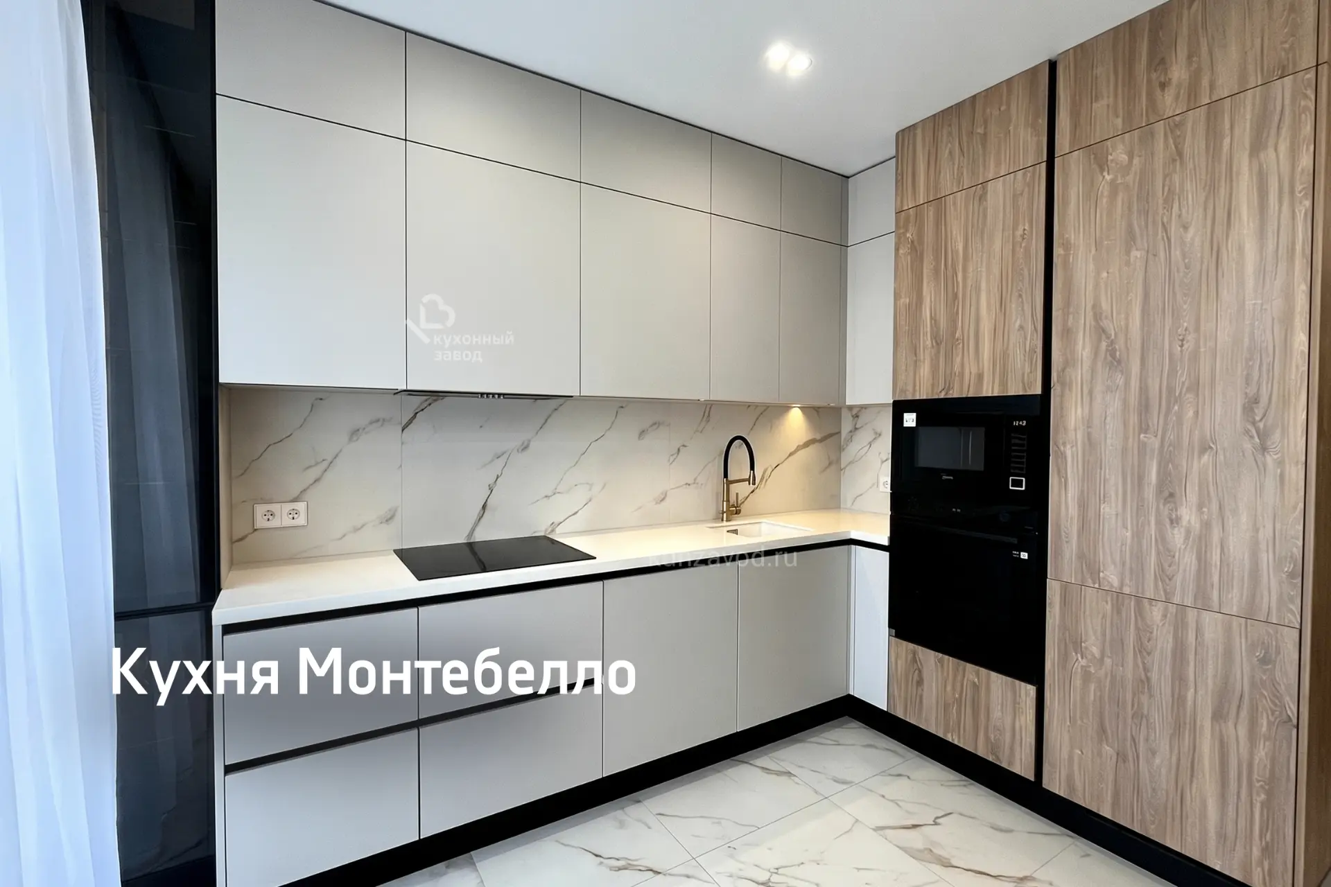 Современная светлая кухня в потолок 🔥