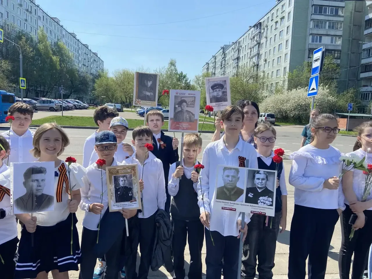 🎗Память живёт в наших сердцах!  🌹В преддверии 9 Мая вся школа №69 сказала «Спасибо» героям. Мы объед